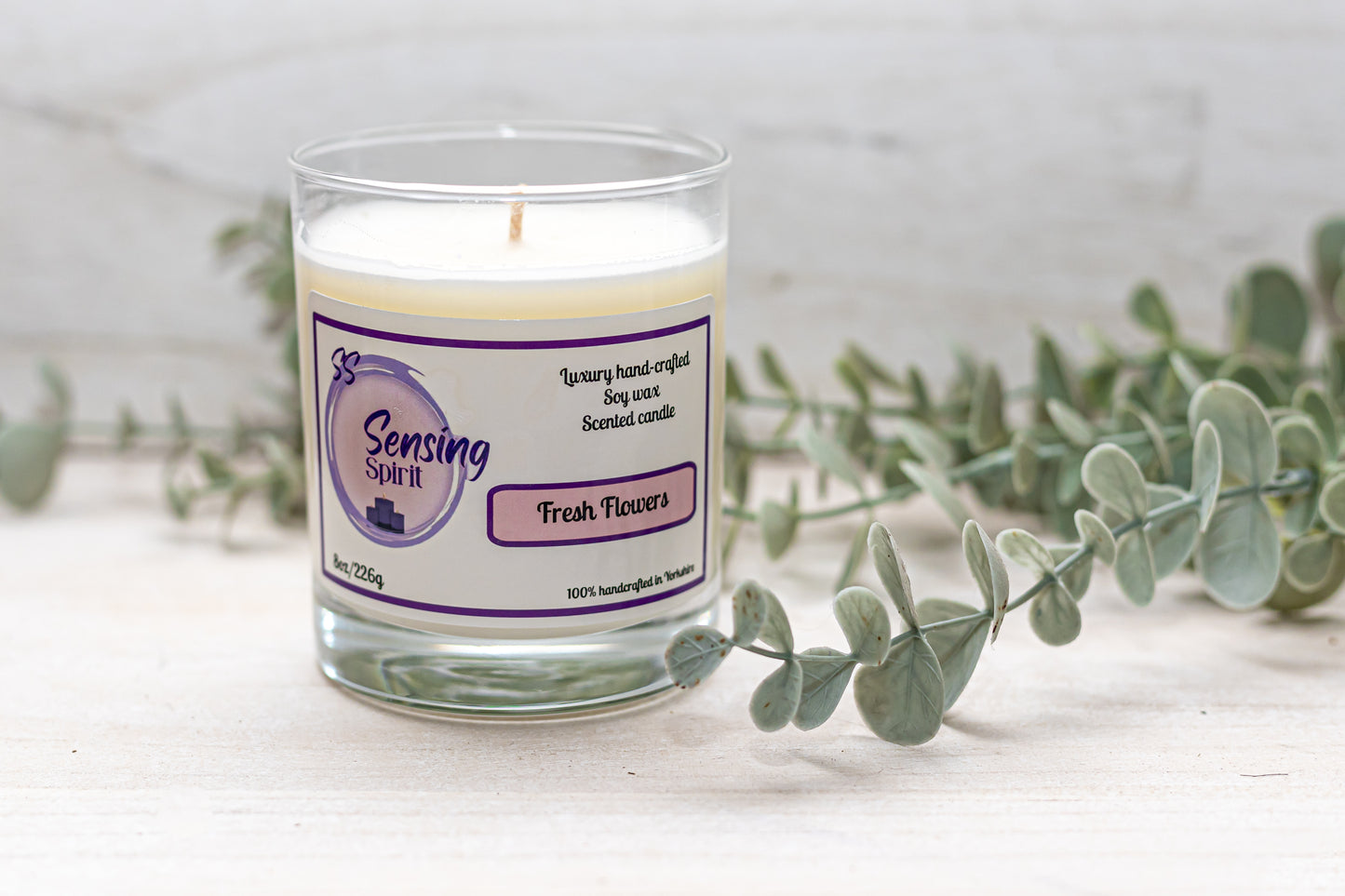 Fresh flowers scented candle